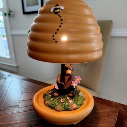 ADORABLE HONEY BEAR AND BEEHIVE LAMP