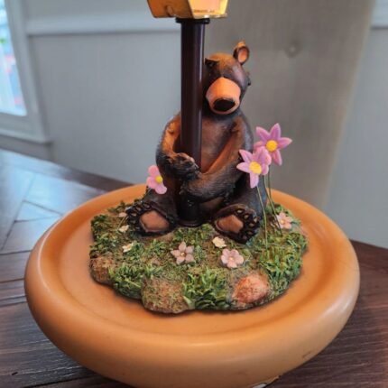 ADORABLE HONEY BEAR AND BEEHIVE LAMP