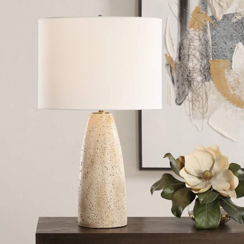 HIGH CLAY TABLE LAMP