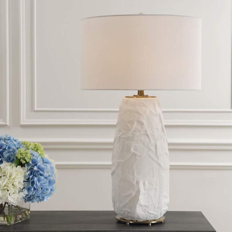 CHALK WHITE CERAMIC TABLE LAMP