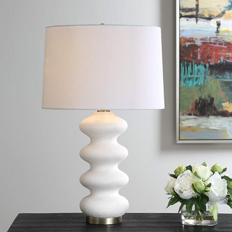 WHITE PORCELAIN TABLE LAMP