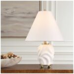 MATTE WHITE CERAMIC TABLE LAMP