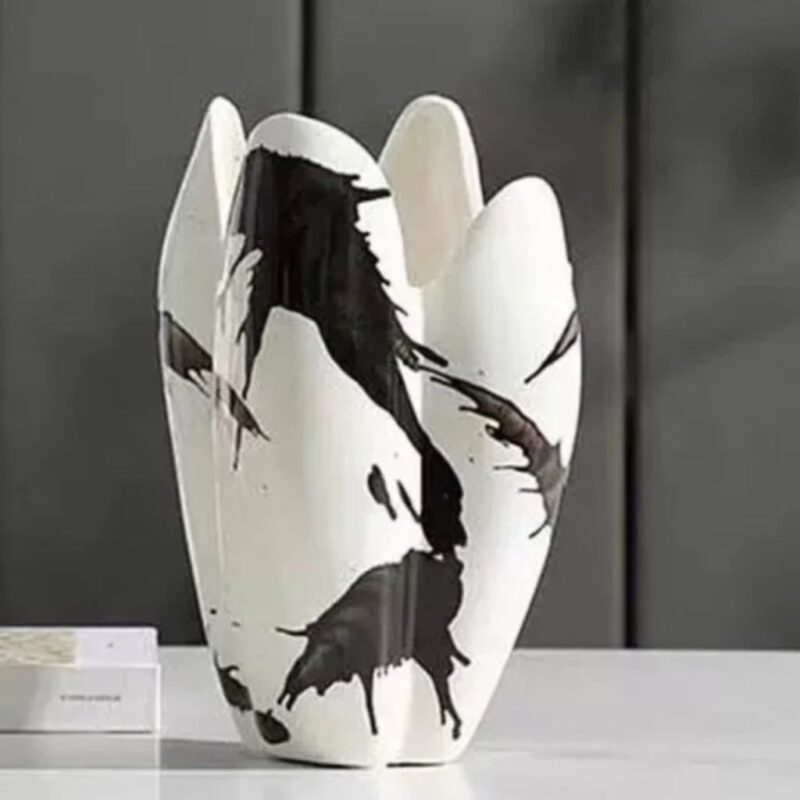 HAND PAINTED VASE MEDIUM