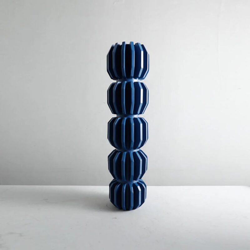 VERTICAL RHYTHM TOTEM VASE