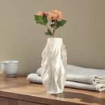 FLOW FORM VASE WHITE