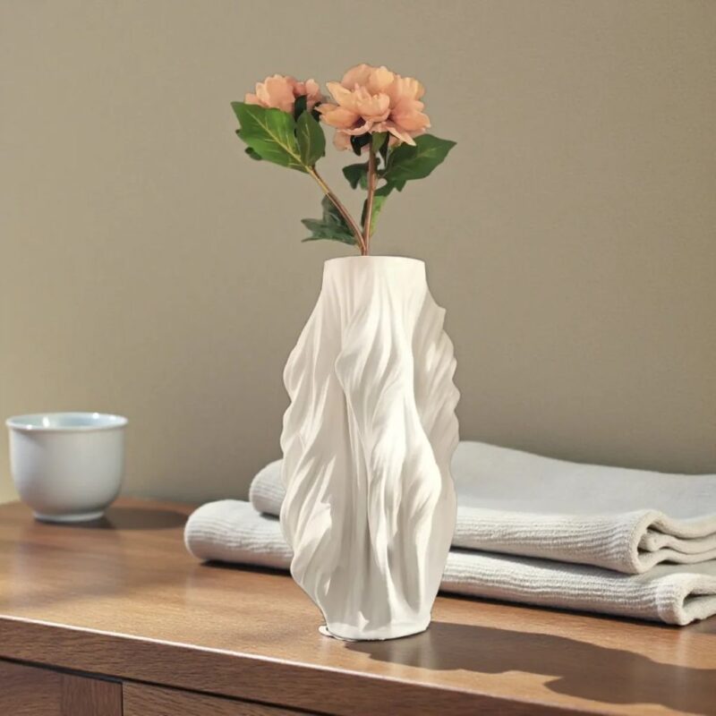 FLOW FORM VASE WHITE