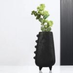 TEXTURED COLUMN VASE BLACK