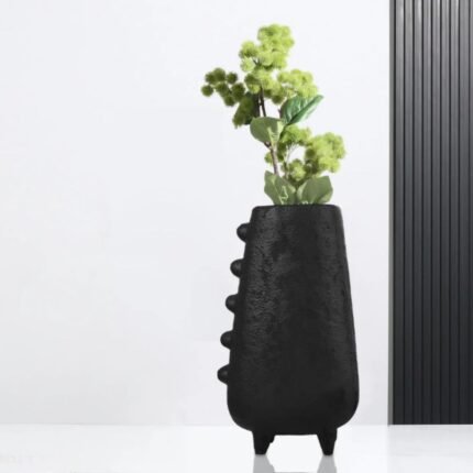 TEXTURED COLUMN VASE BLACK