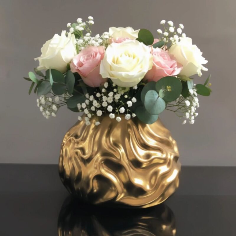FLUID FORM VASE GOLD