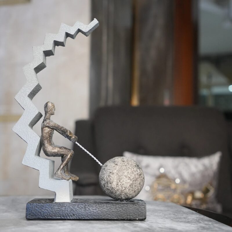 STEPS BRONZE STRIVE SHOWPIECE