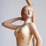 RETRO STYLE BATHER TABLE LAMP WITH GLOBE