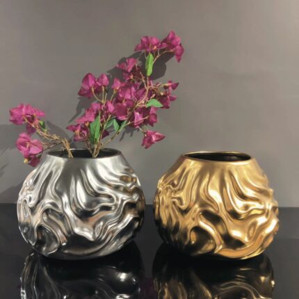 FLUID FORM VASE SILVER