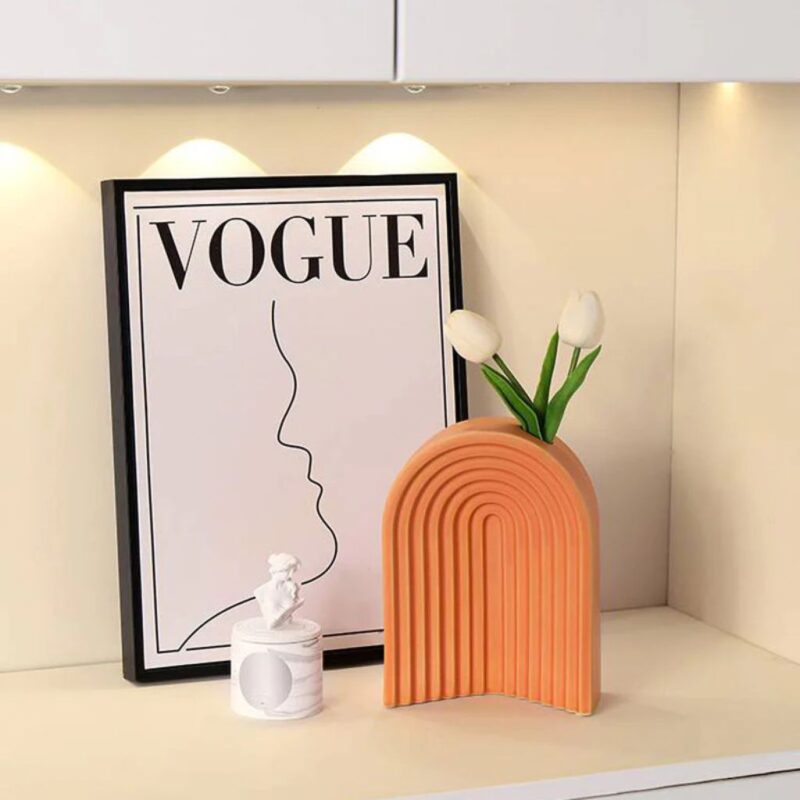 THE SOLSTICE RADIANCE VASE