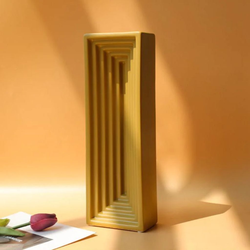Untitled design (4) LINEAR FRAME VASE
