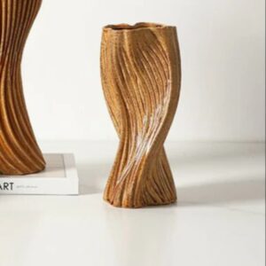 ORGANIC CURVES CERAMIC VASE