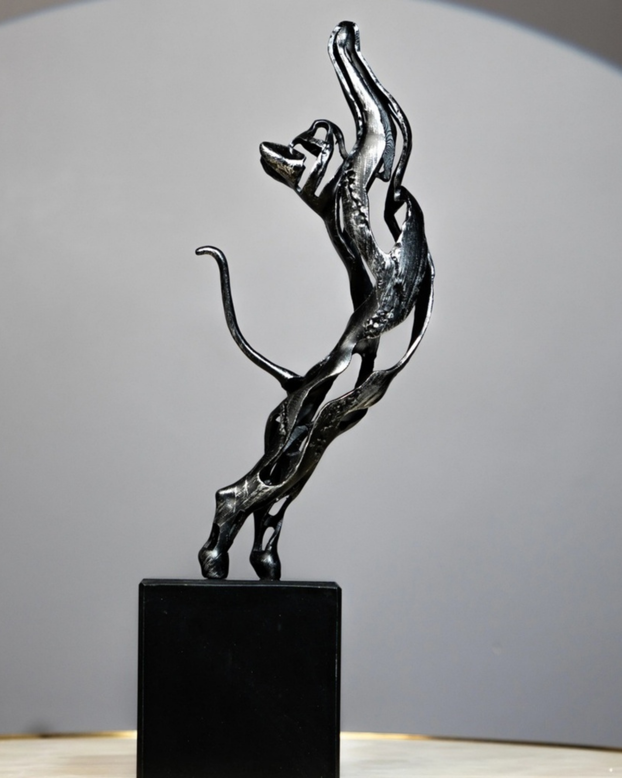 Abstract Black Panther Sculpture – Modern Art Animal Sculpture for Exotic Home Decor | ExoticDecor USA