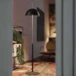 Adjustable floor lamp, close-up of the opal diffuser