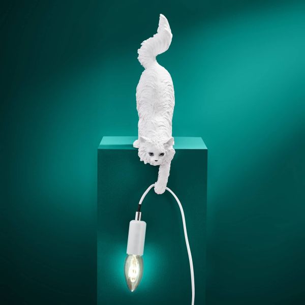Table Lamp Cat Chichi White, full front view of the cat sculpture