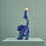 Table Lamp Octopus Blue, full front view of the octopus sculpture
