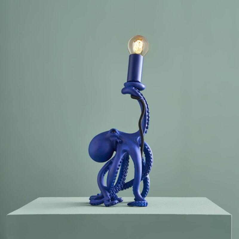 Table Lamp Octopus Blue, full front view of the octopus sculpture