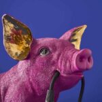 Table Lamp Pig Gold, full front view of the pig sculpture