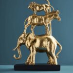 Table Lamp Safari Gold, close-up detail of the gold finish
